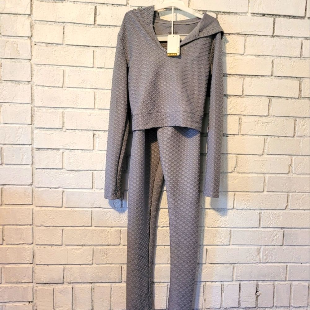 NWT LydAA Grey Quilted Two-Piece Activewear Set - Cropped Hoodie & Leggings  S/M
